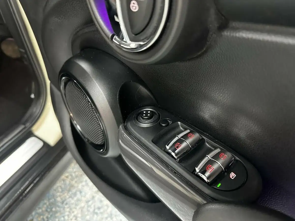 2019-mini-cooper-15-cooper-classic-hatchback-5d-auto-big-27