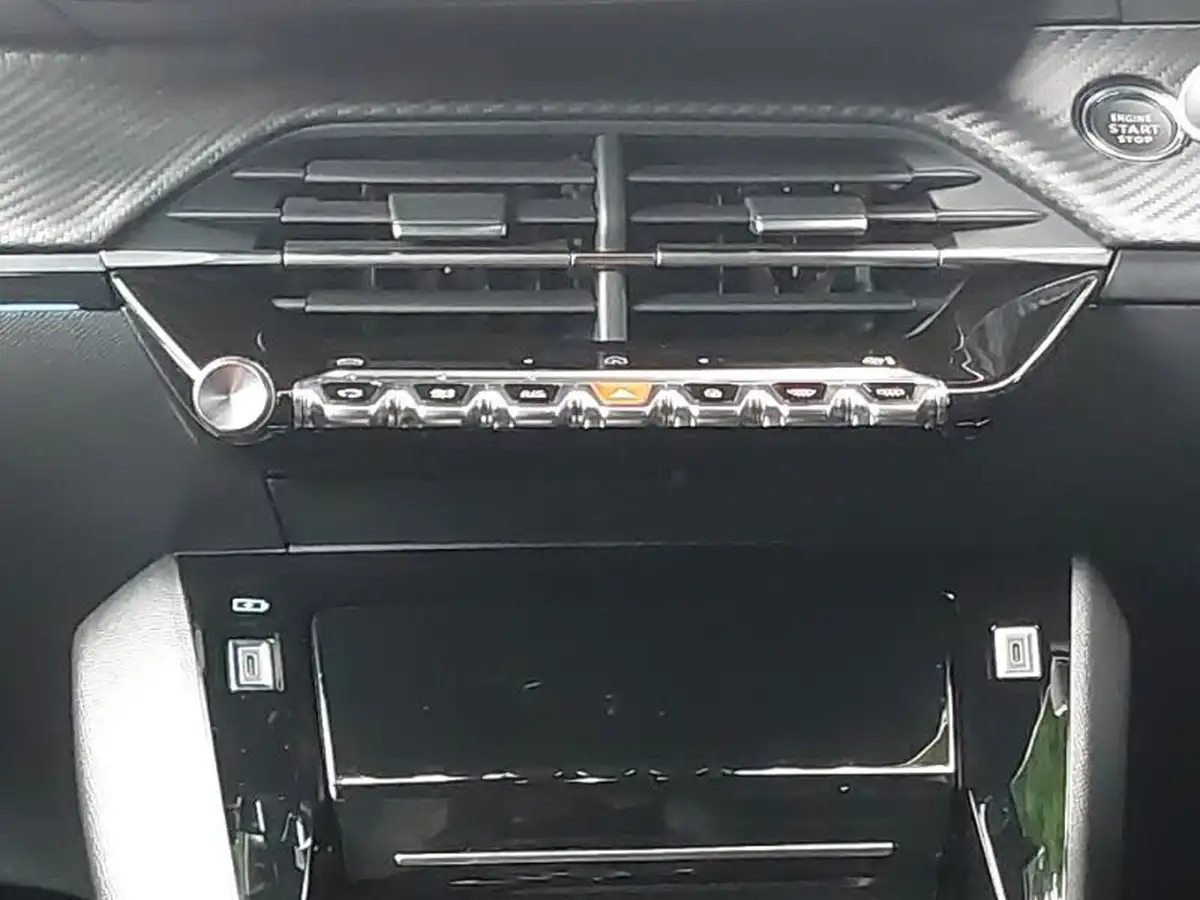 2024-peugeot-2008-suv-12-puretech-gt-130ps-eat8-big-10