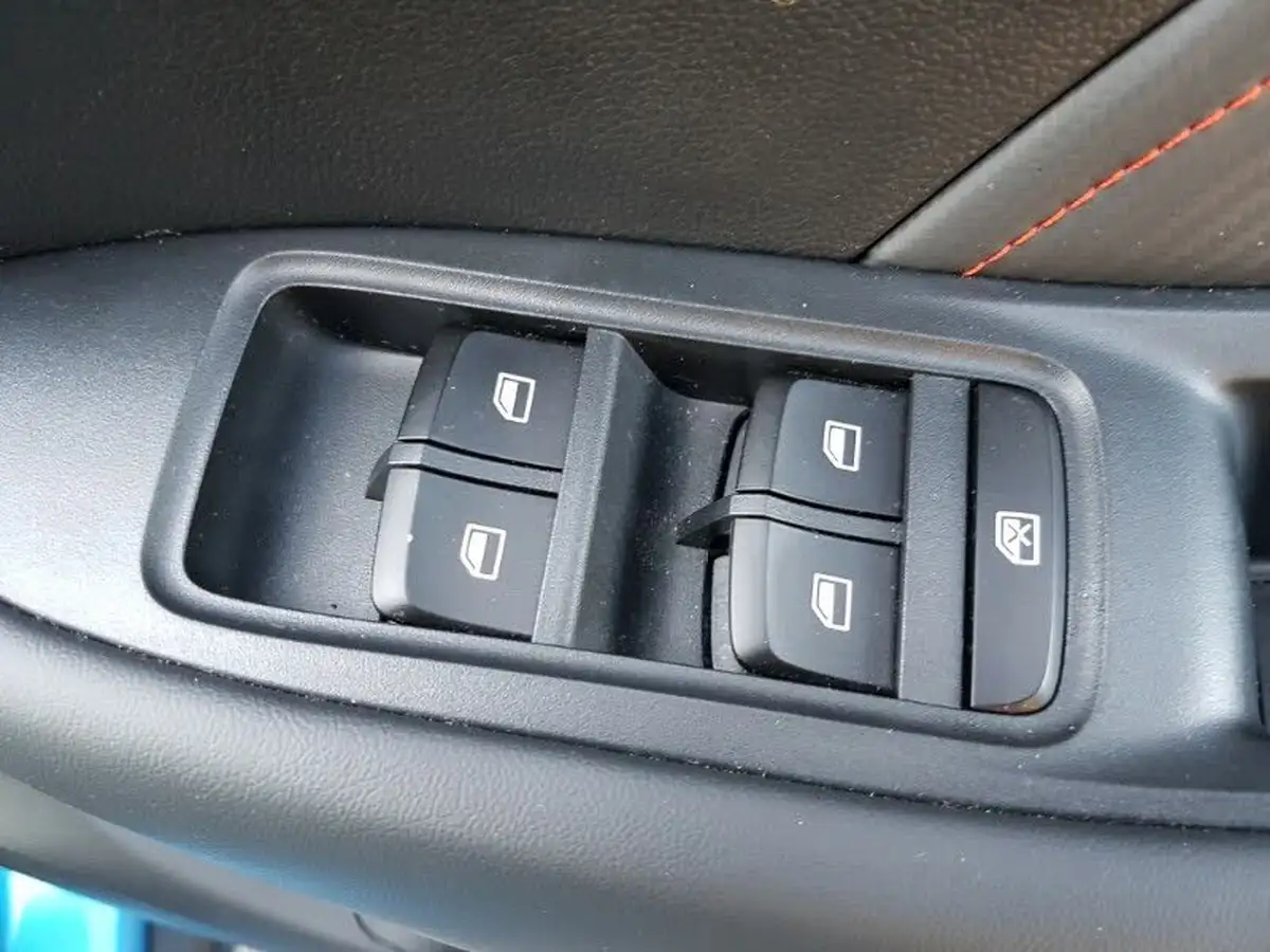 2024-mg-zs-suv-15-vti-tech-exclusive-big-12