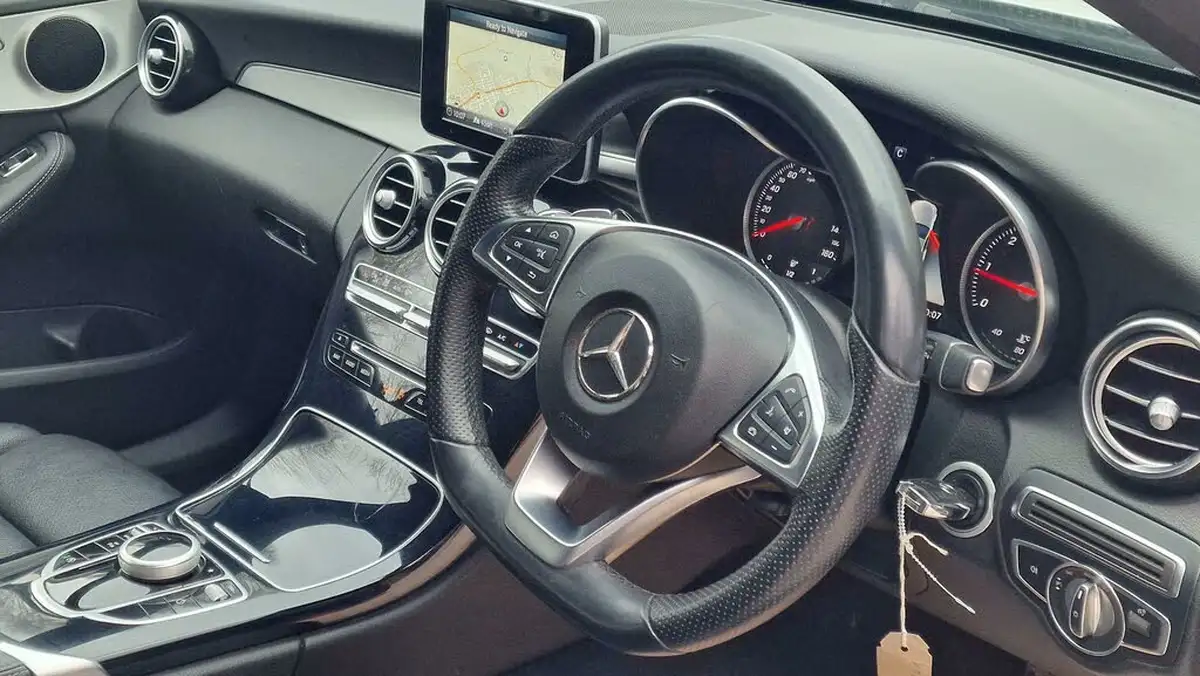 2017-mercedes-benz-c-class-21d-c220d-amg-line-ss-saloon-4d-9g-tronic-plus-big-10