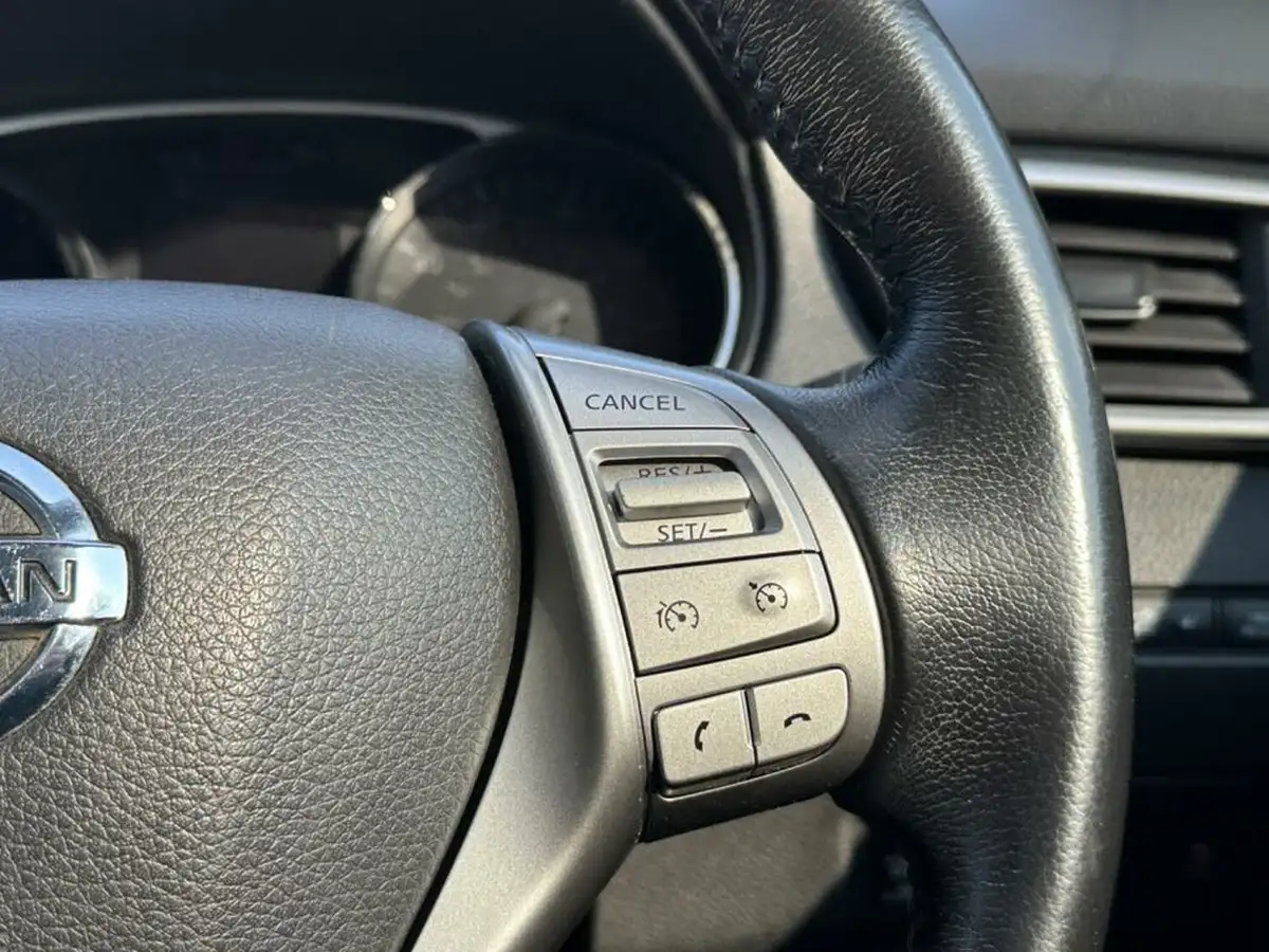 2015-nissan-x-trail-16dci-n-tec-7-seat-ss-big-14