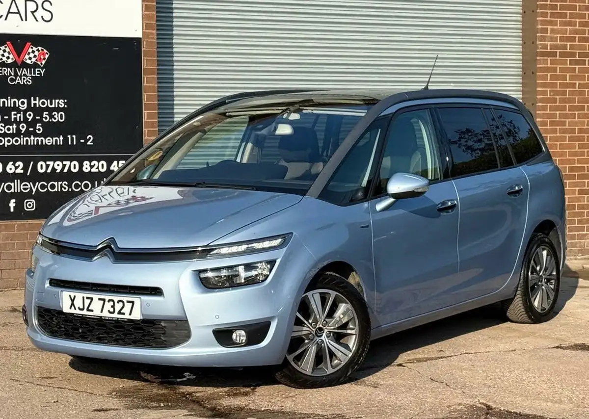 2015-citroen-grand-c4-picasso-16bluehdi-exclusive-eat6-big-11