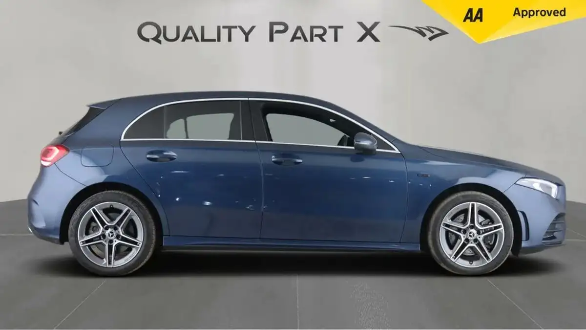 2021-mercedes-benz-a-class-13-a250e-amg-line-hatchback-5d-big-7