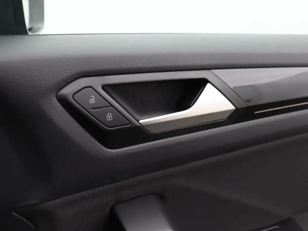 2021-volkswagen-t-roc-15-tsi-black-edition-big-17