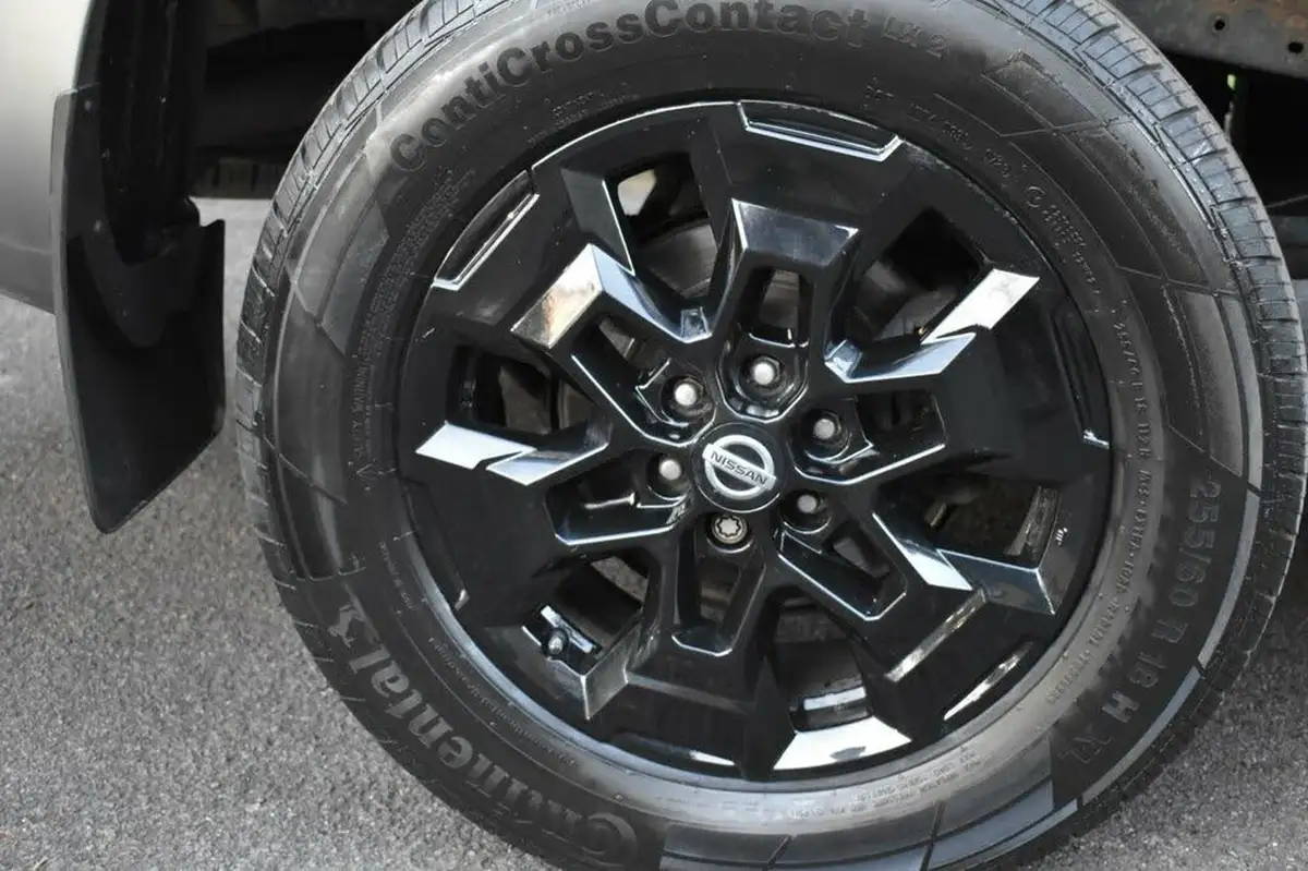 2020-nissan-navara-23dci-tt-n-guard-8-navileathersunroof-auto-big-36