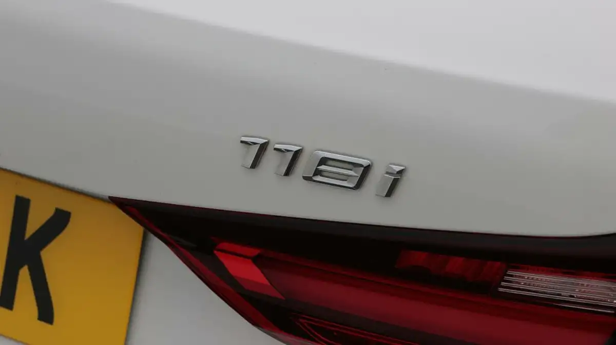 2021-bmw-1-series-15-118i-m-sport-lcp-big-21