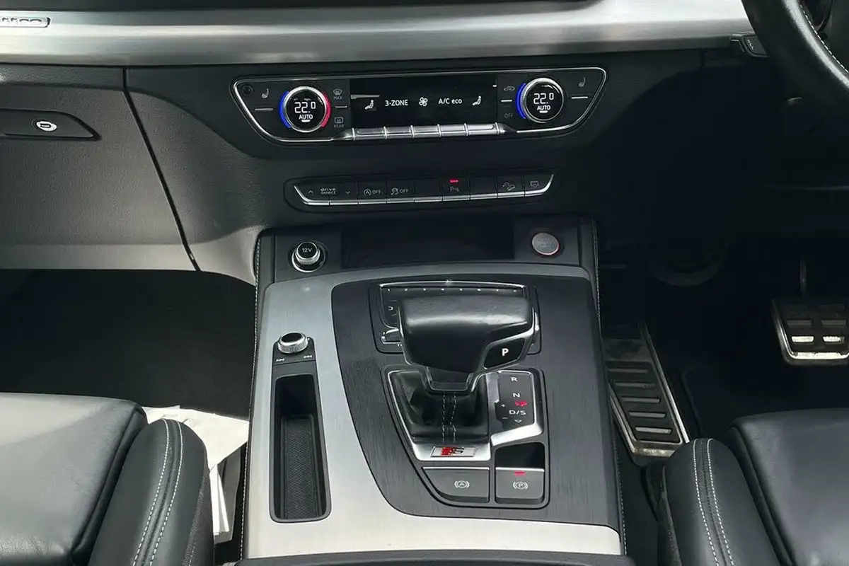 2017-audi-sq5-30-tfsi-quattro-big-38