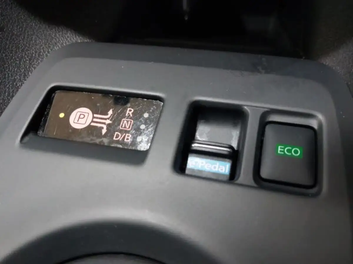 2023-nissan-leaf-e-acenta-39kwh-big-14