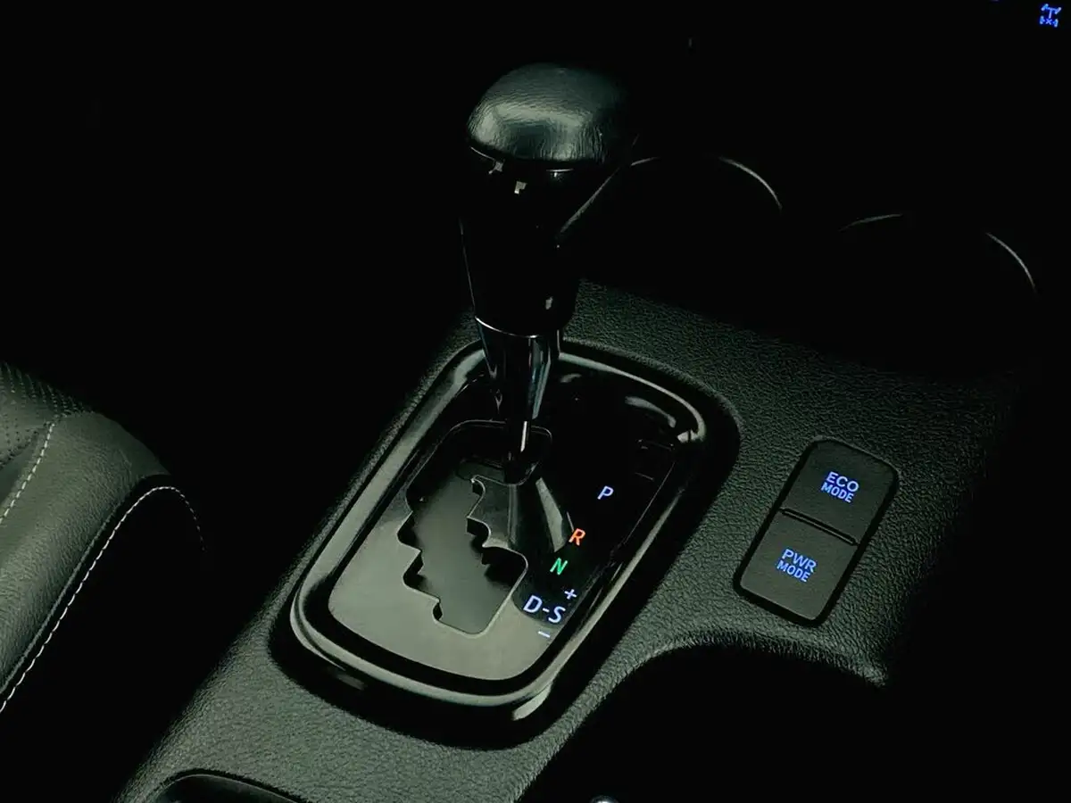 2021-toyota-hi-lux-28d-4d-invincible-x-at35-204hpeu6dt-e-big-21