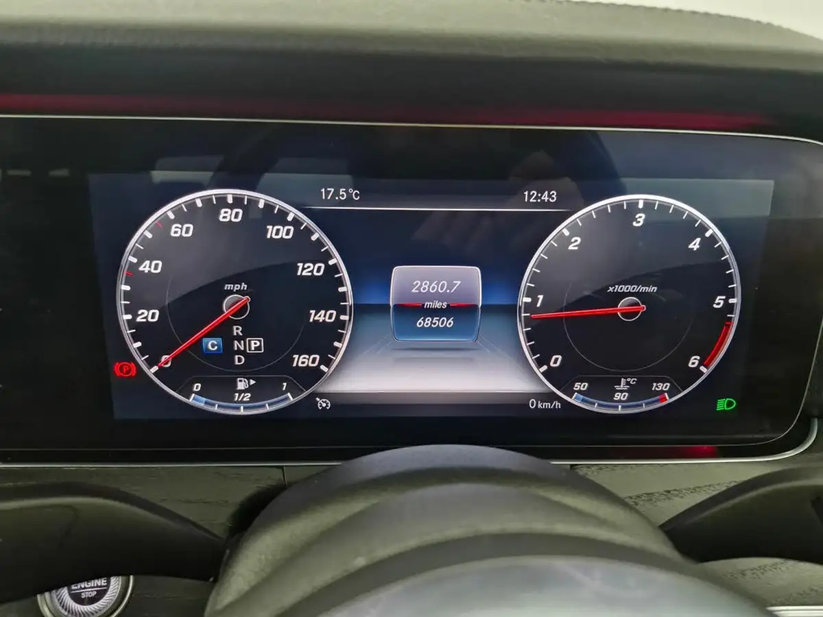 2019-mercedes-benz-e-class-20d-e220d-amg-line-edition-saloon-4d-big-20