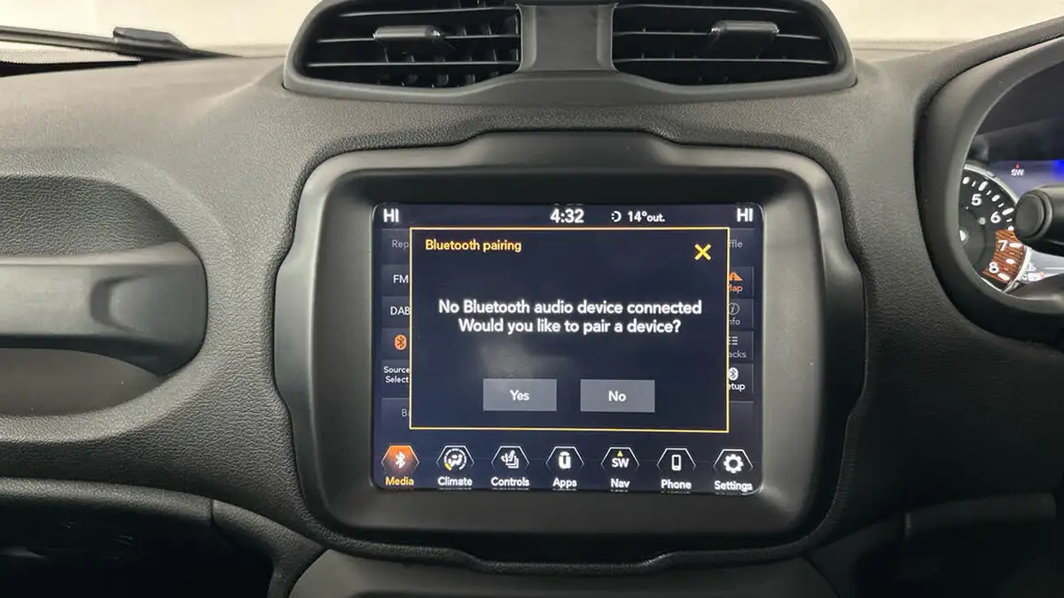 2019-jeep-renegade-10-gse-limited-big-22