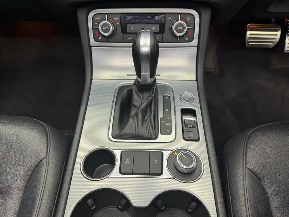 2017-volkswagen-touareg-30tdi-r-line-204ps-ss-2970cc-big-23