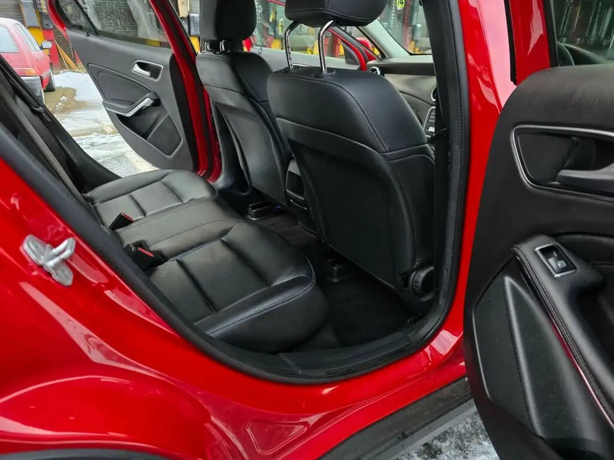 2017-mercedes-benz-gla-class-21d-gla-200d-se-ss-big-6