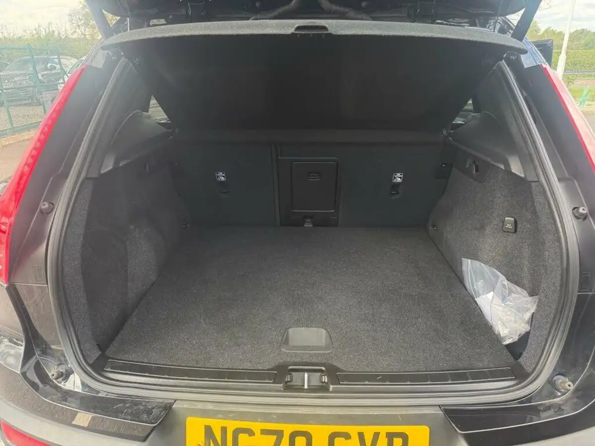 2021-volvo-xc40-15-t3-r-design-163bhp-big-28