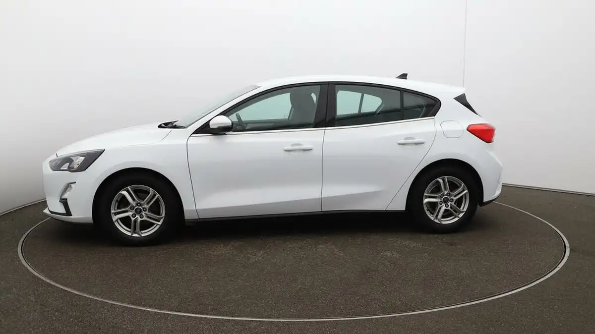 2020-ford-focus-15-zetec-120ps-hatchback-big-4