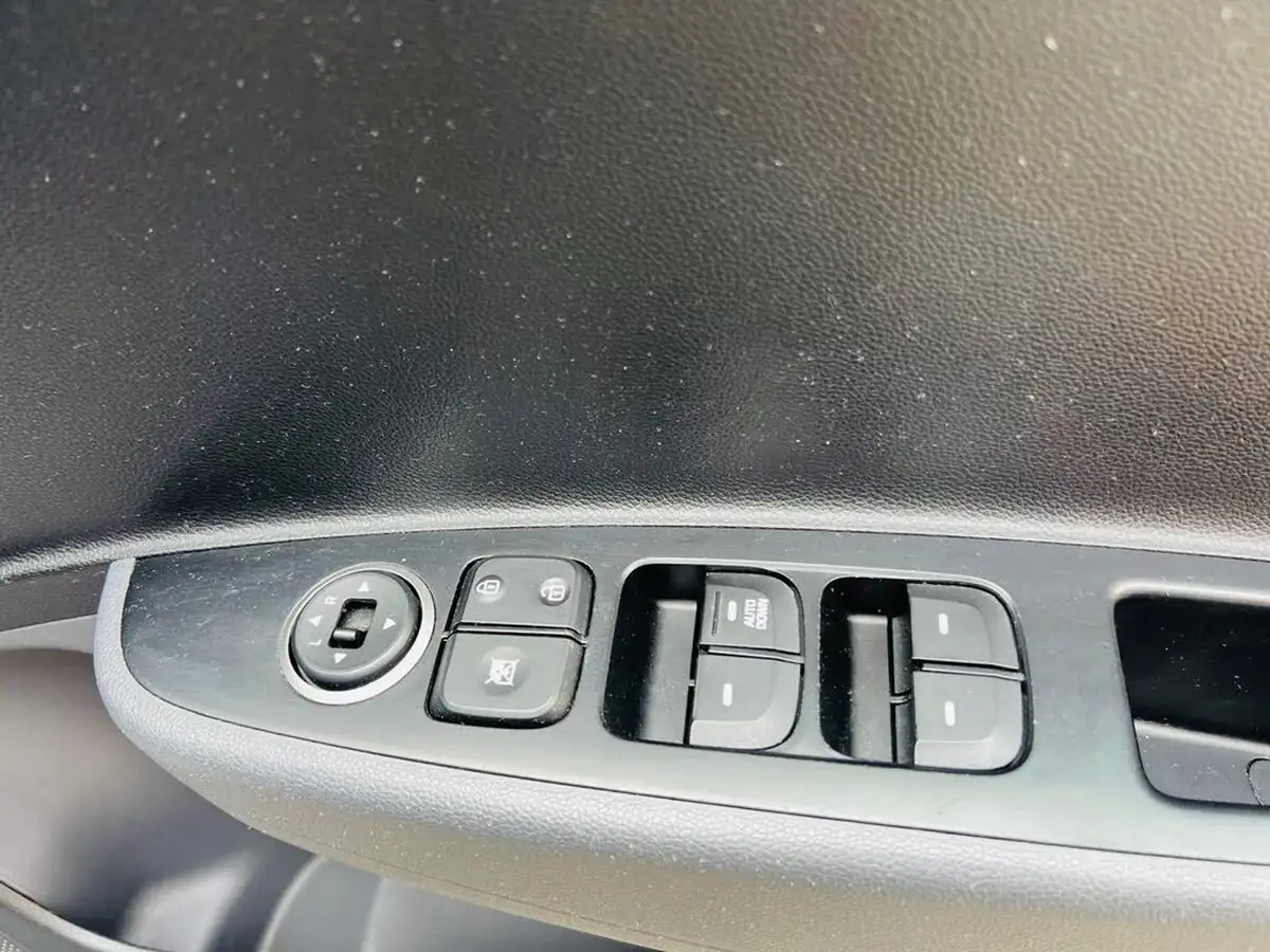 2018-hyundai-i10-10-se-67ps-big-45