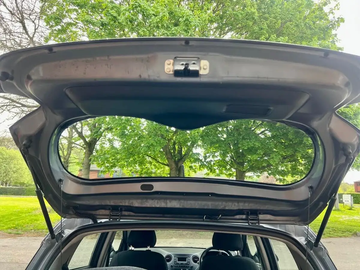 2018-hyundai-i10-10-se-67ps-big-21