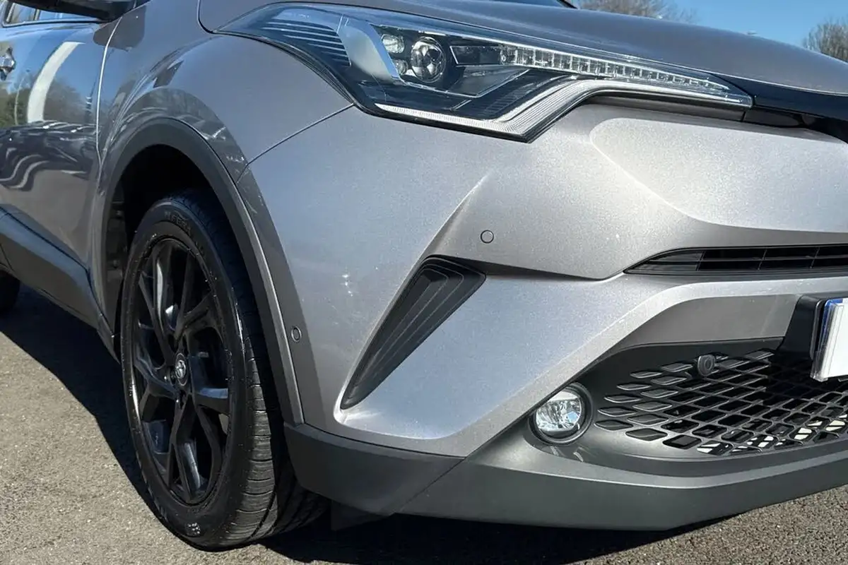 2018-toyota-c-hr-12-dynamic-big-7