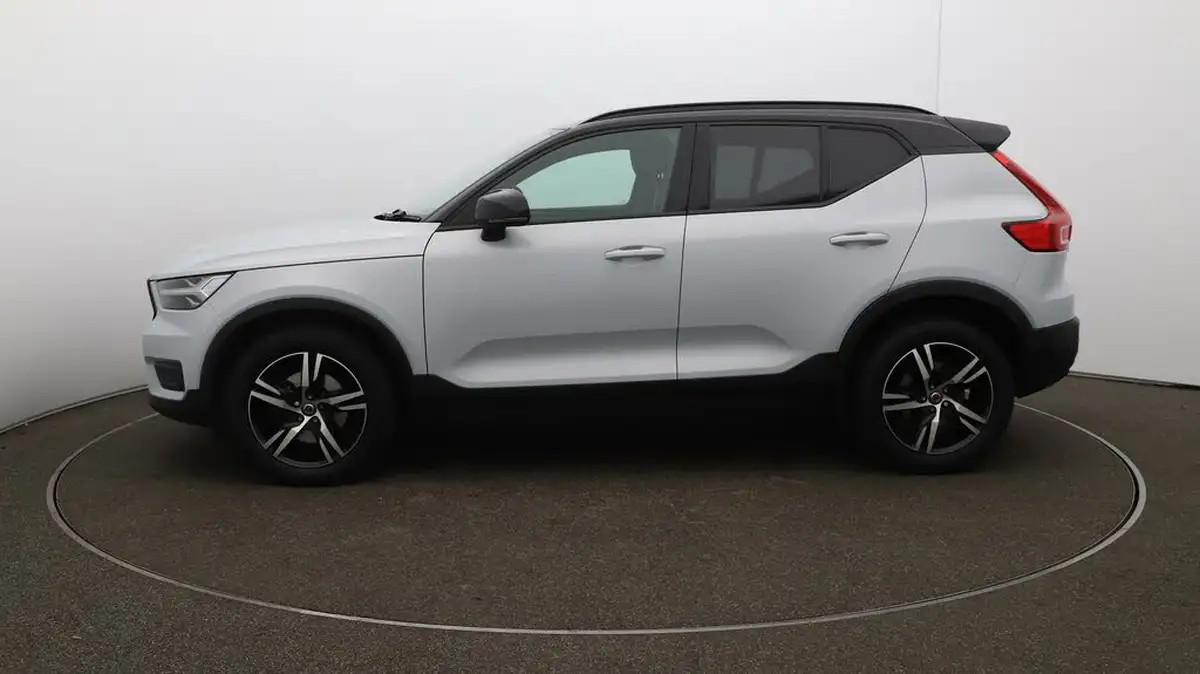 2020-volvo-xc40-20-b4-r-design-awd-big-4
