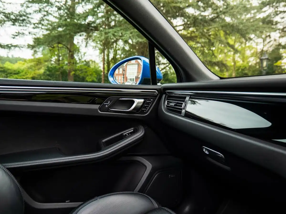 2019-porsche-macan-30-v6-s-big-47