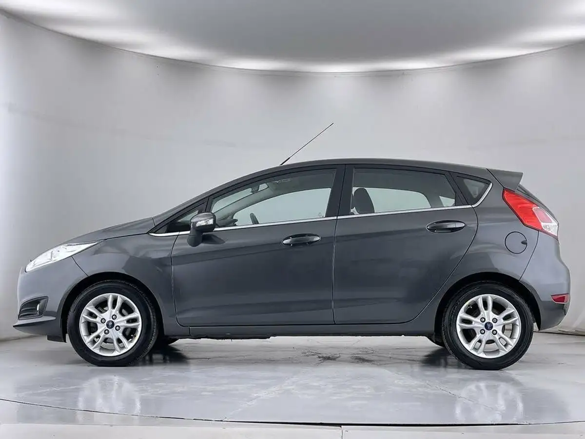2016-ford-fiesta-10t-zetec-100ps-ecoboost-ss-5d-big-15