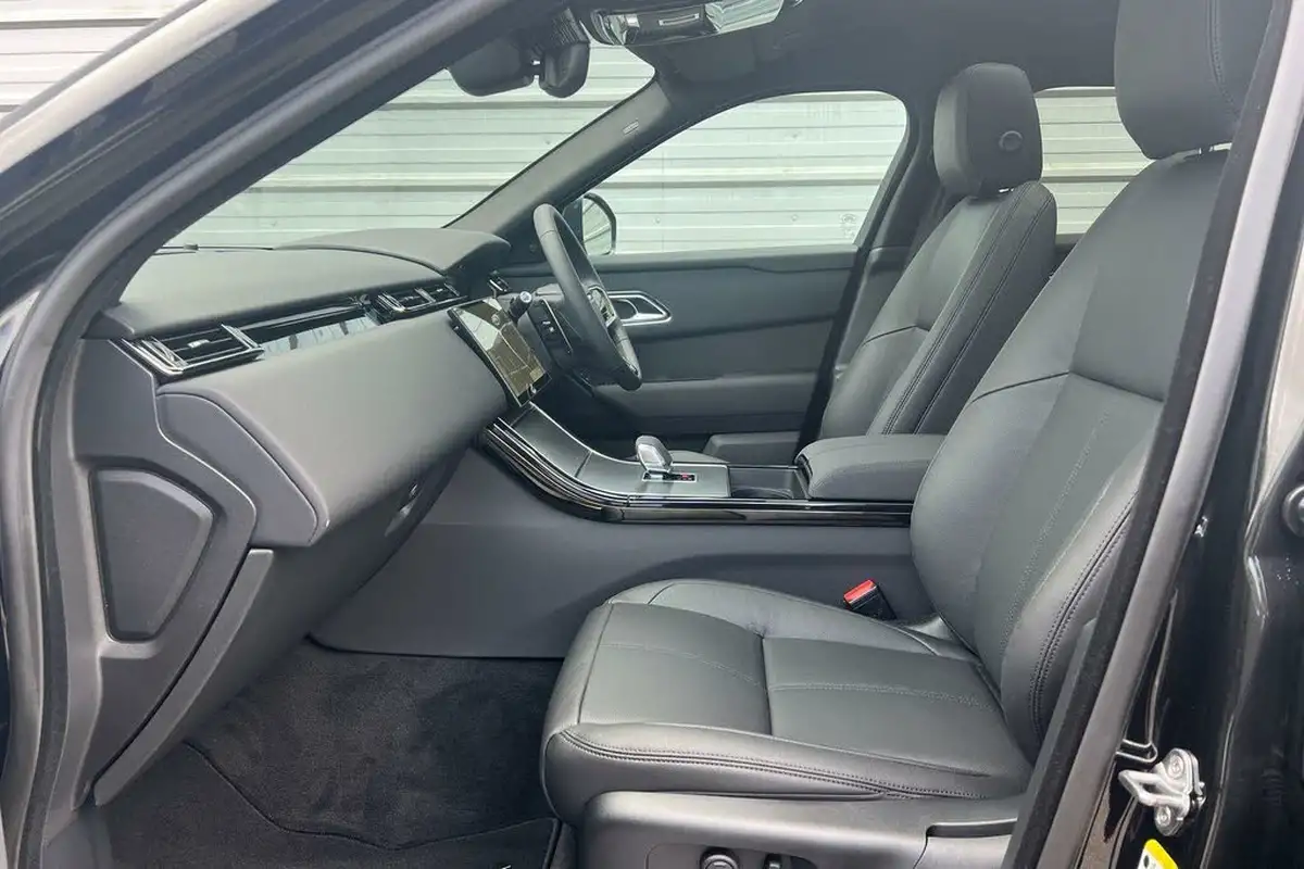 2024-land-rover-range-rover-velar-20-d200-dynamic-se-big-33
