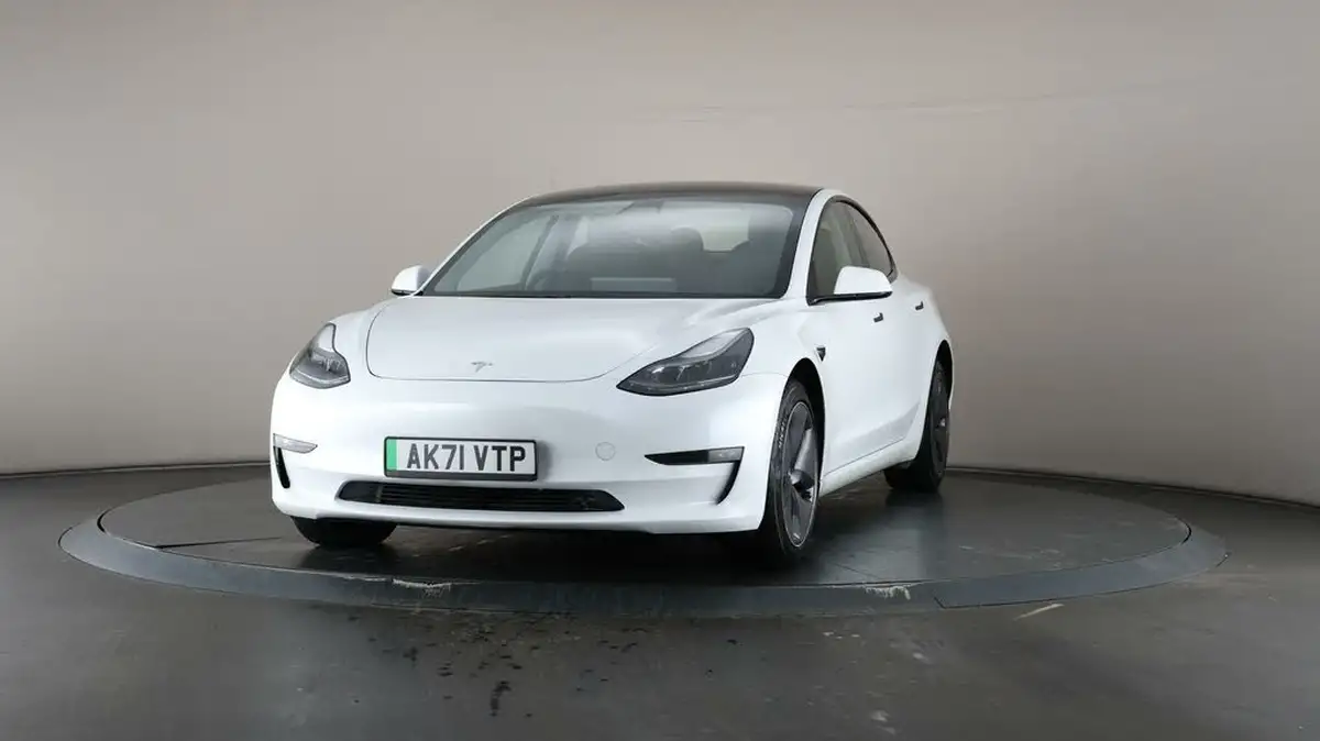 2021-tesla-model-3-e-long-range-awd-big-39