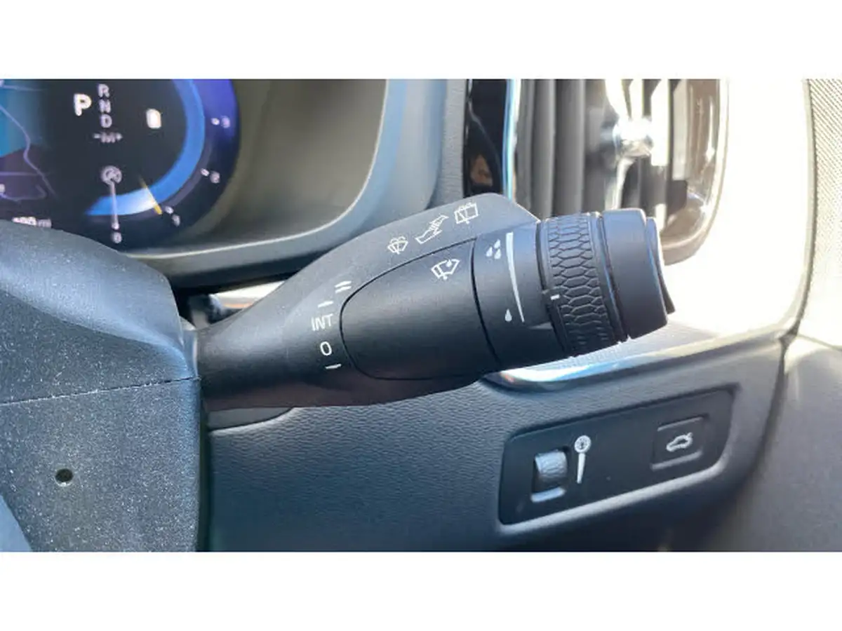 2021-volvo-xc60-20td-b4-r-design-awd-big-23