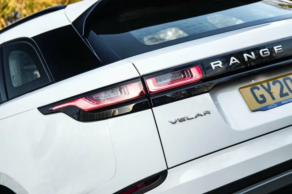 2020-land-rover-range-rover-velar-20-p250-no-trim-big-13