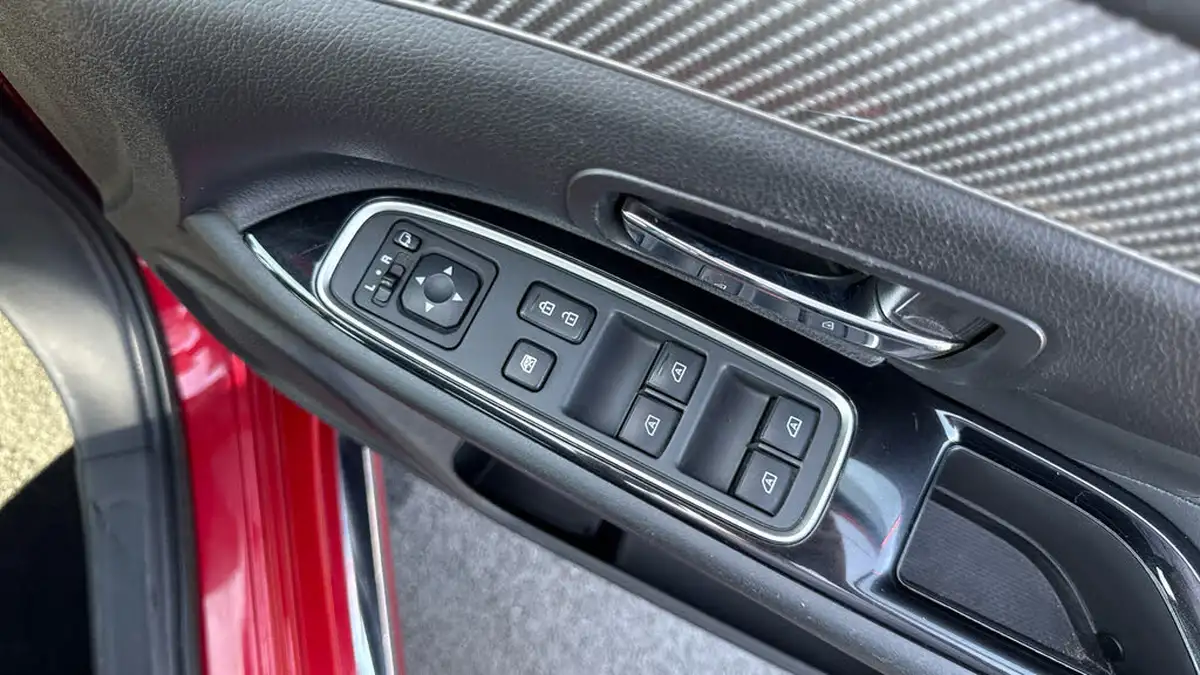 2019-mitsubishi-outlander-24-4h-phev-big-25
