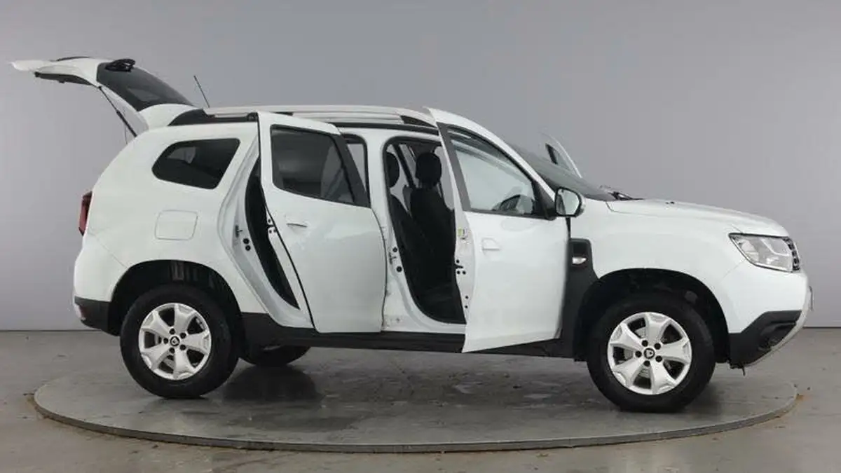 2021-dacia-duster-15dci-comfort-115bhp-blue-station-wagon-5d-big-9