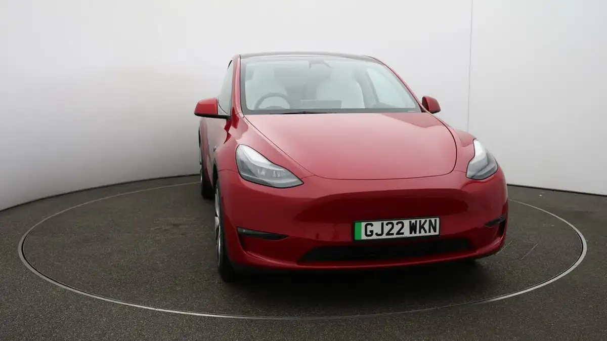 2022-tesla-model-y-e-long-range-big-32
