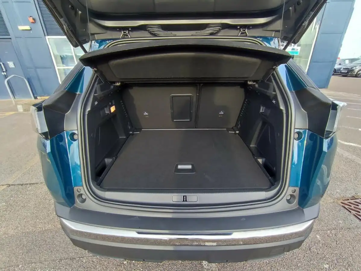 2022-peugeot-3008-suv-12-puretech-allure-premium-big-11