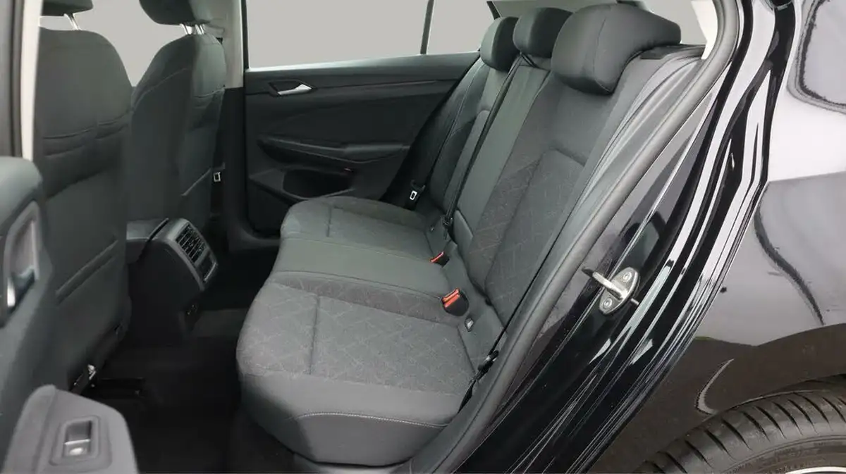 2024-volkswagen-golf-10-tsi-life-hatchback-big-16