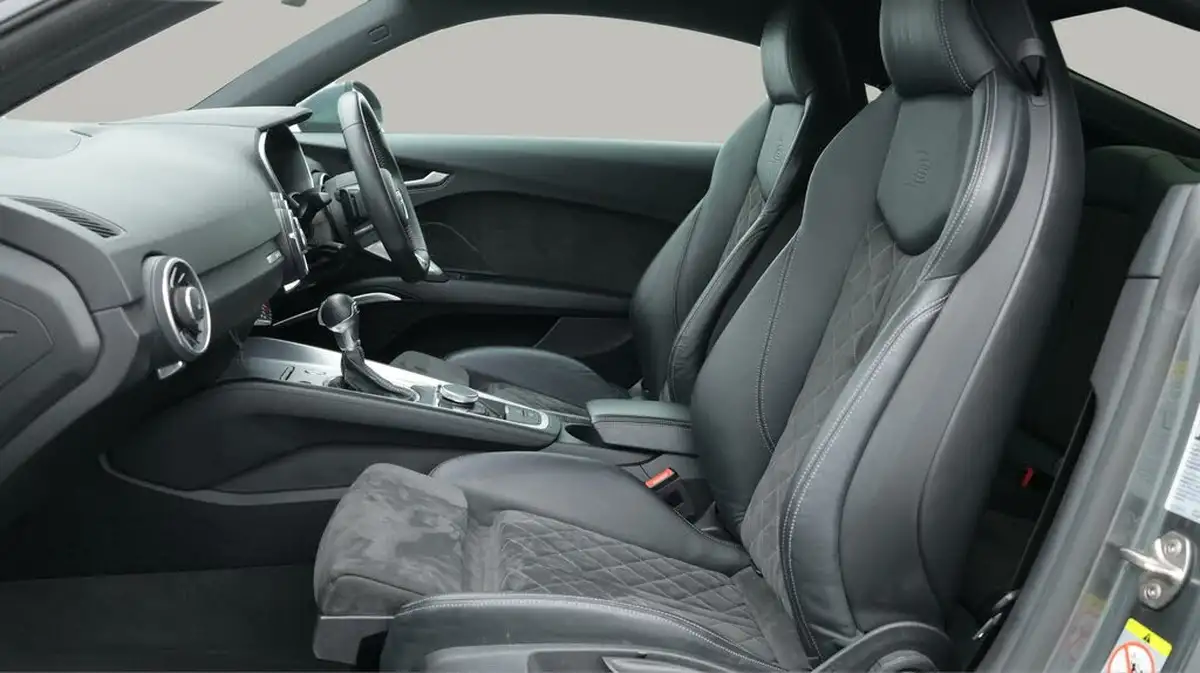 2020-audi-tt-coupe-20-40-tfsi-s-line-big-14