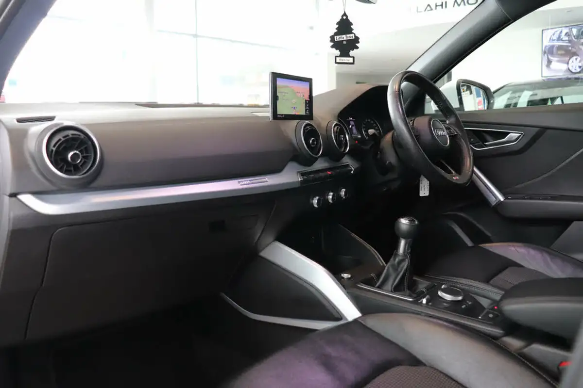2018-audi-q2-14-tfsi-s-line-big-32