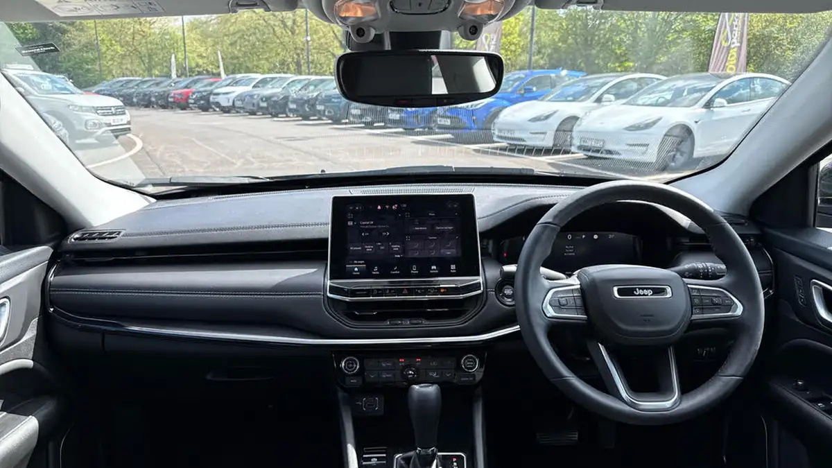 2024-jeep-compass-15-altitude-big-10