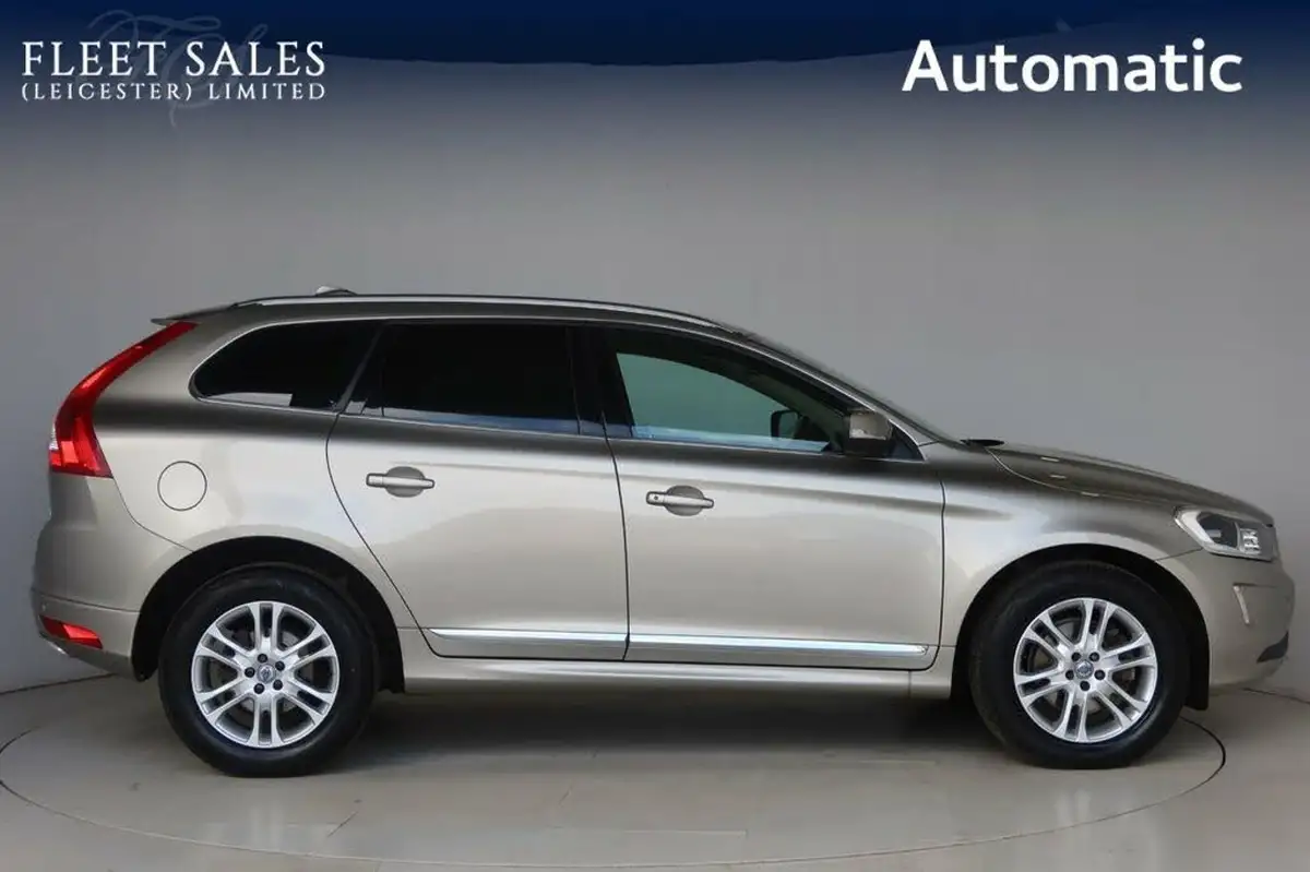 2015-volvo-xc60-24td-d5-se-lux-220bhp-ss-geartronic-big-1