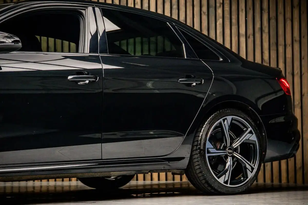 2023-audi-a4-20-35-tfsi-black-edition-big-15