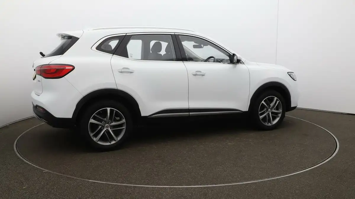 2022-mg-hs-15t-gdi-excite-162ps-big-42