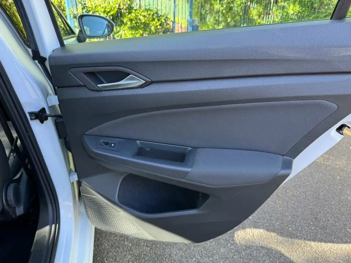 2021-volkswagen-golf-15-etsi-life-150ps-hatchback-big-30