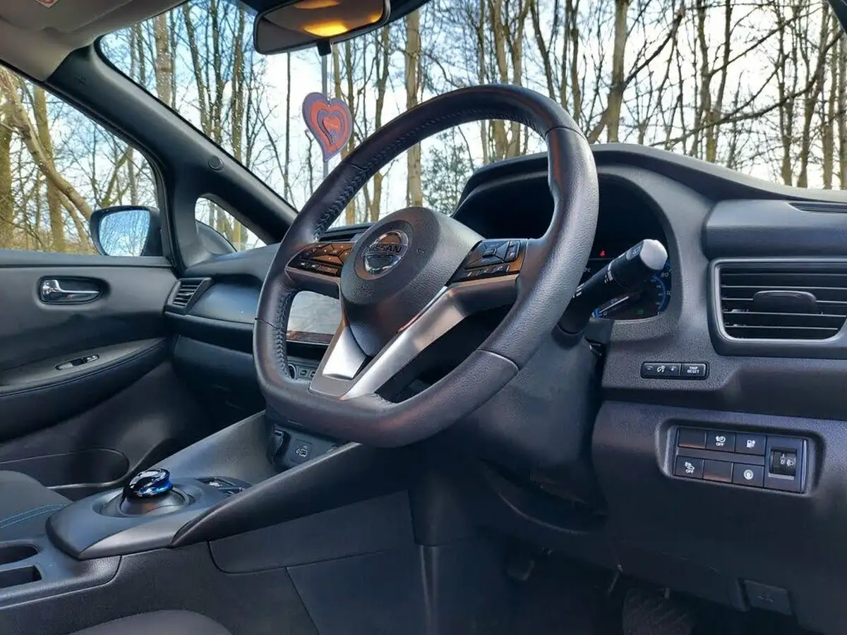 2021-nissan-leaf-e-acenta-big-14