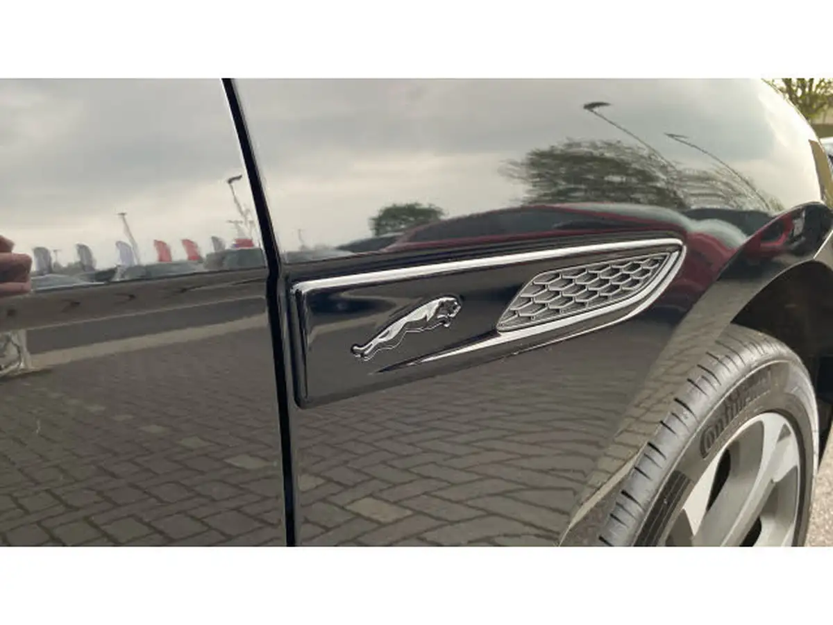 2024-jaguar-f-pace-20-d200-r-dynamic-hse-black-big-23
