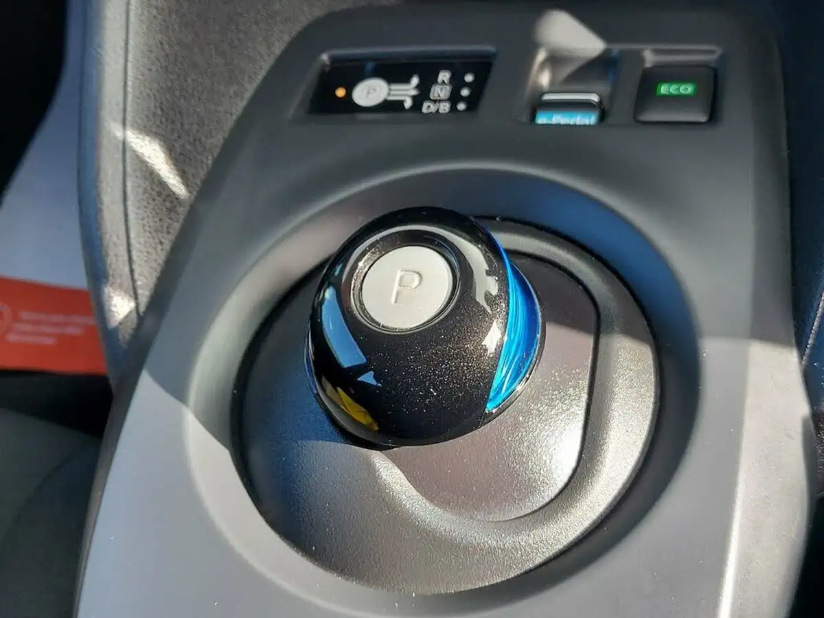 2021-nissan-leaf-e-acenta-big-38