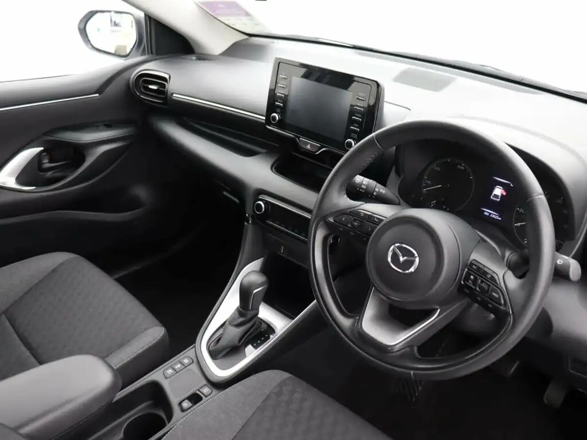 2023-mazda-mazda2-15-pure-big-10