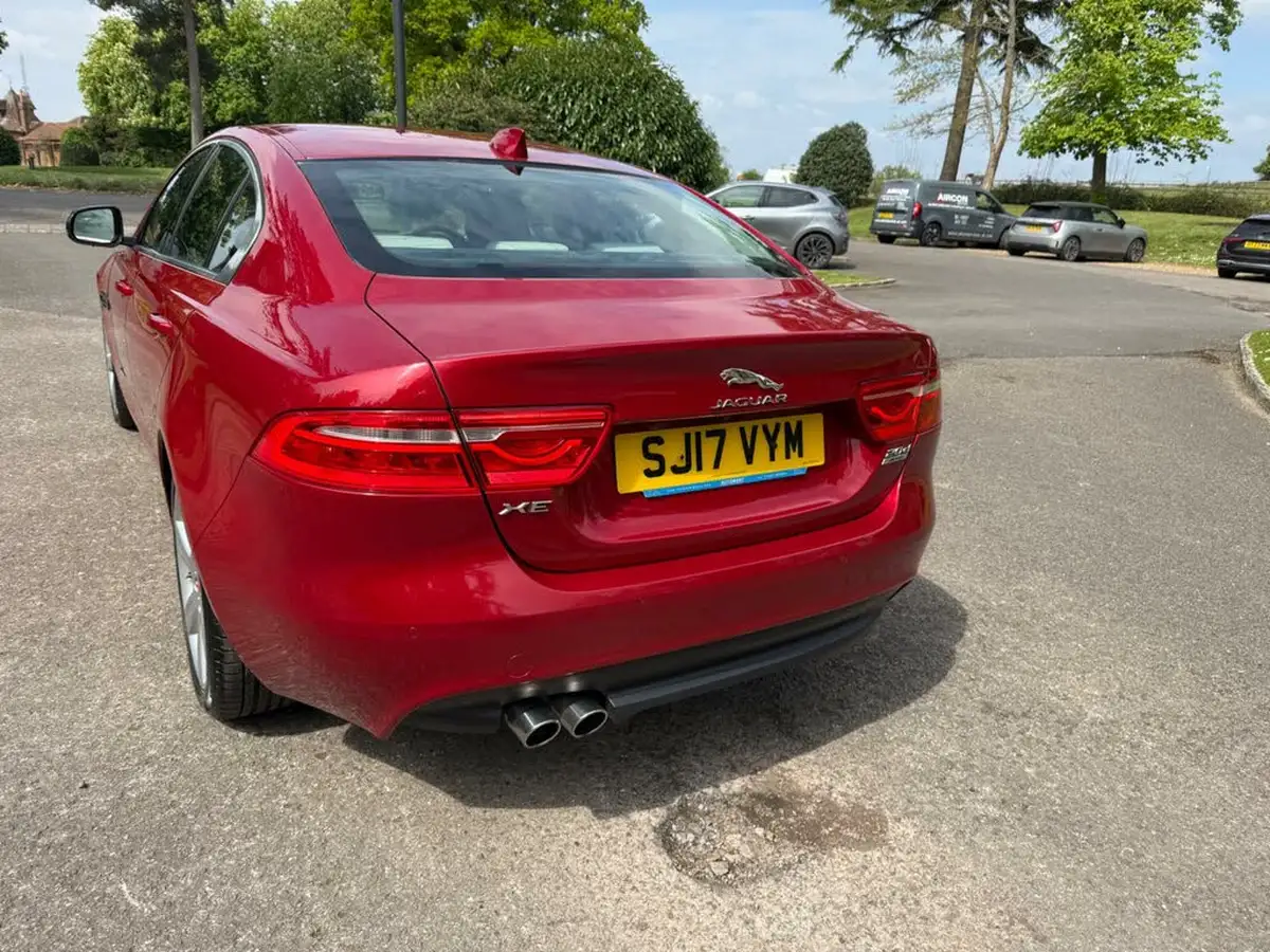 2017-jaguar-xe-20d-portfolio-180ps-awd-ss-1999cc-auto-big-21