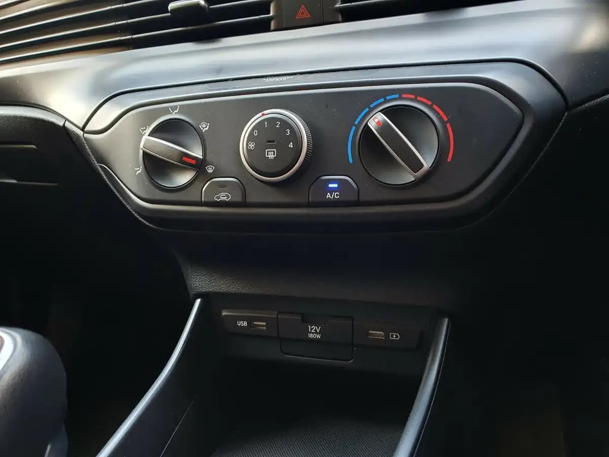 2022-hyundai-i20-10-t-gdi-element-big-20