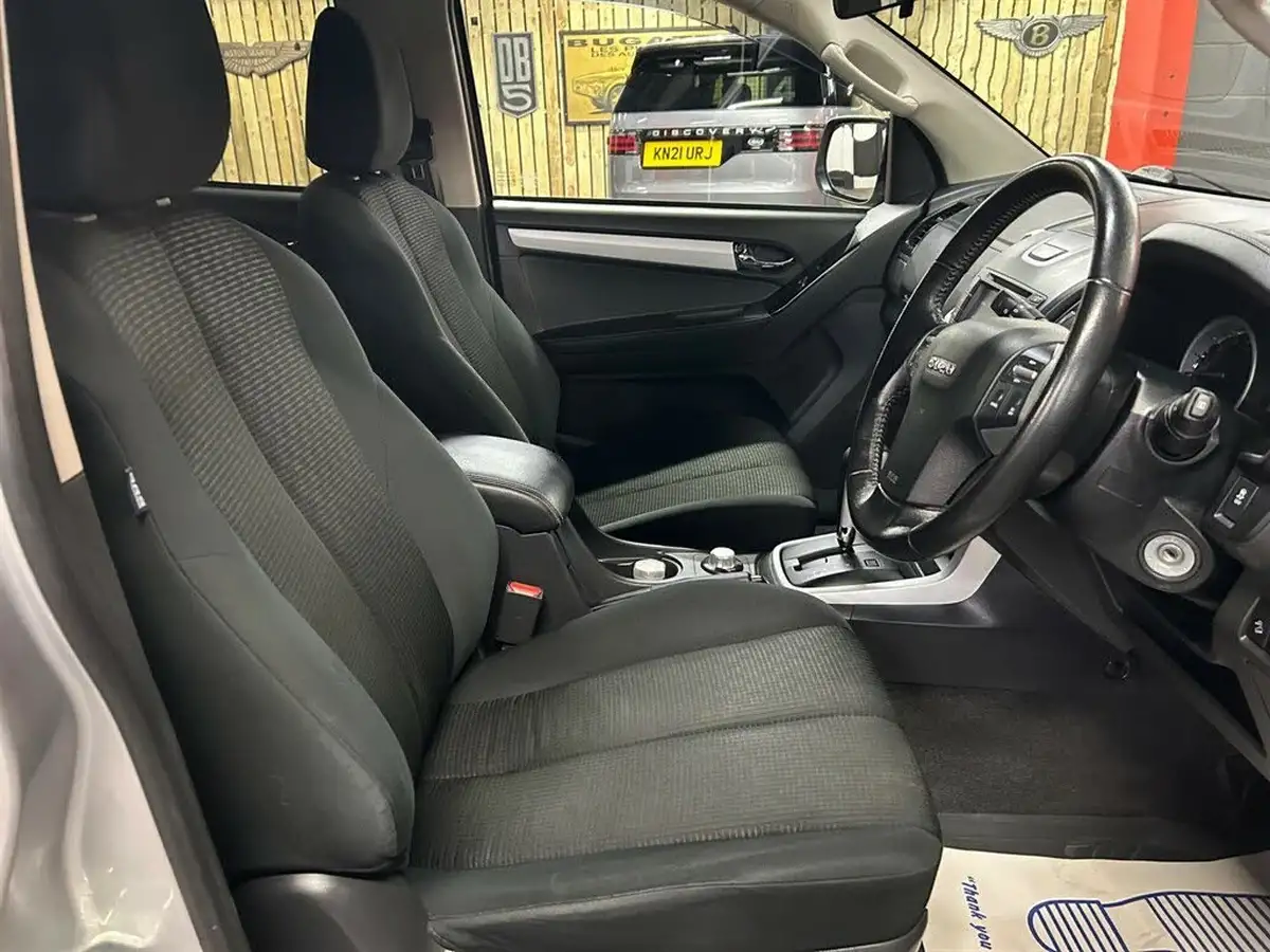 2019-isuzu-d-max-19td-yukon-double-pickup-auto-big-1