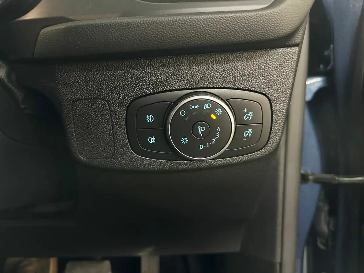 2022-ford-focus-15-titanium-120ps-estate-auto-big-22