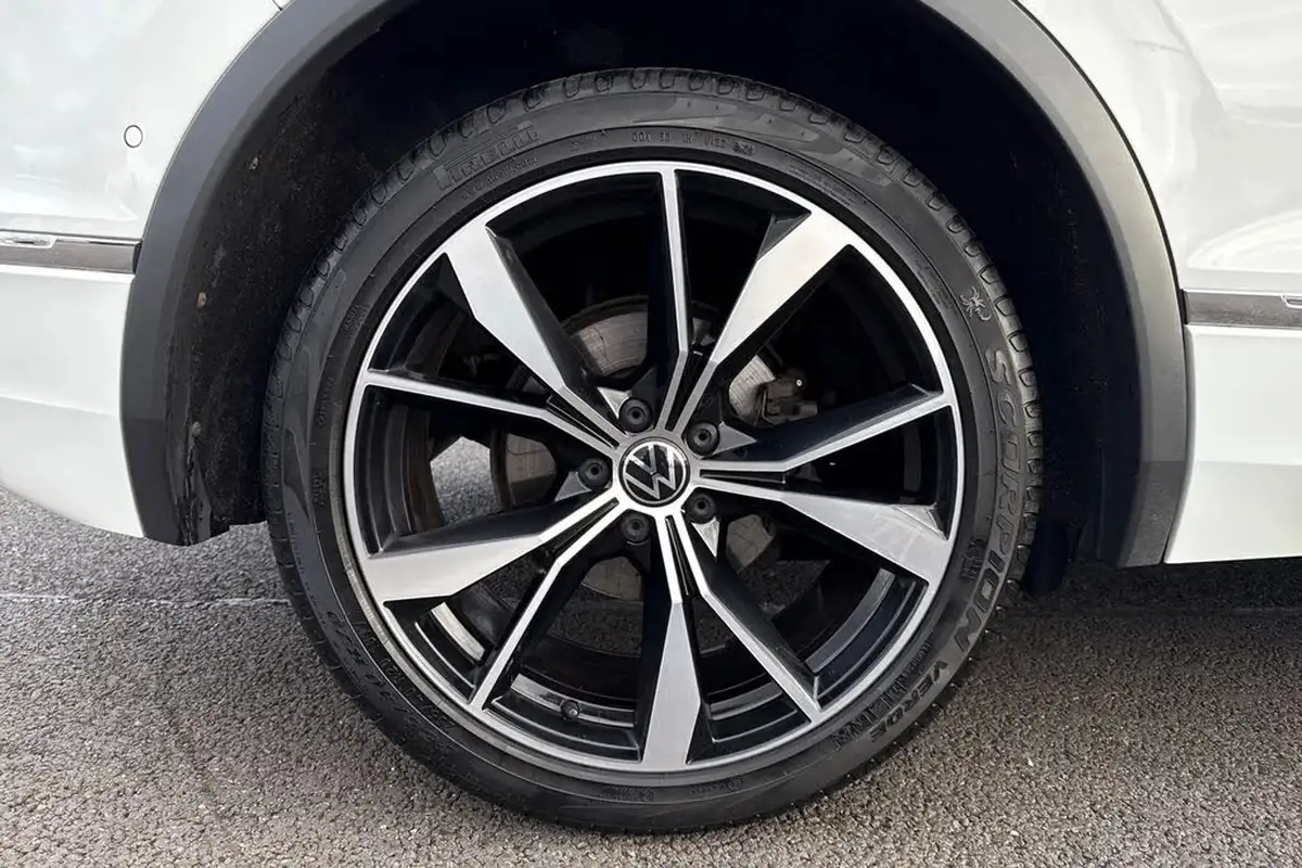 2022-volkswagen-tiguan-15-tsi-r-line-big-21